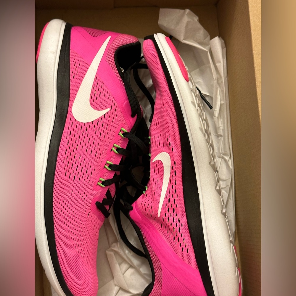 Brand new Nike shoes